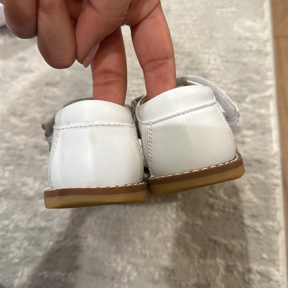 Like New Elephantino white Scallop Mary Jane flat shoes Size 20/5 - Picture 5 of 5